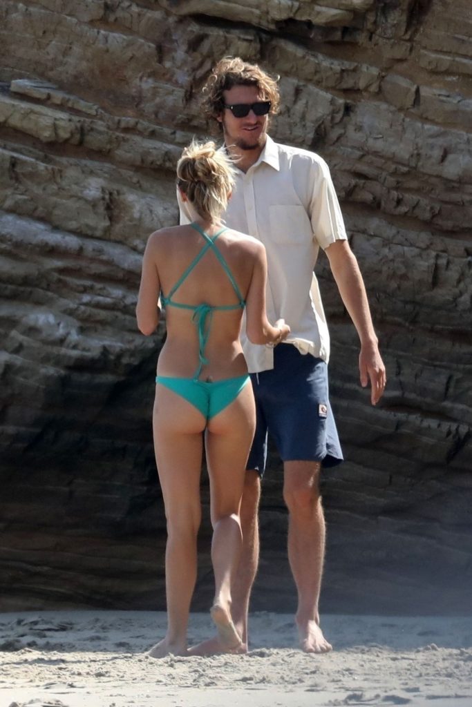 Young Beauty Dylan Penn Shows Her Bikini Body on Mother’s Day gallery, pic 52