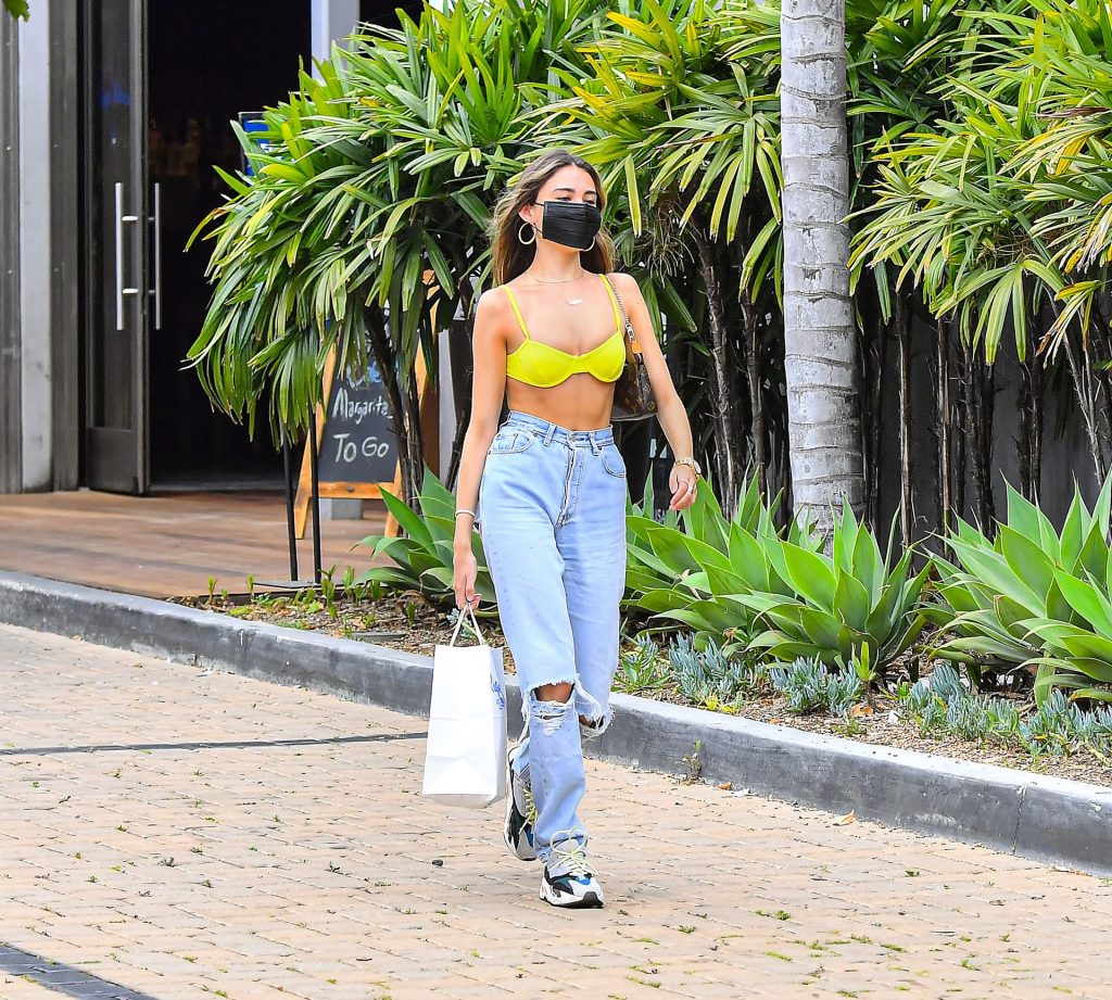 Young Hottie Madison Beer Shows Her Perfect Abs While Out and About gallery, pic 18