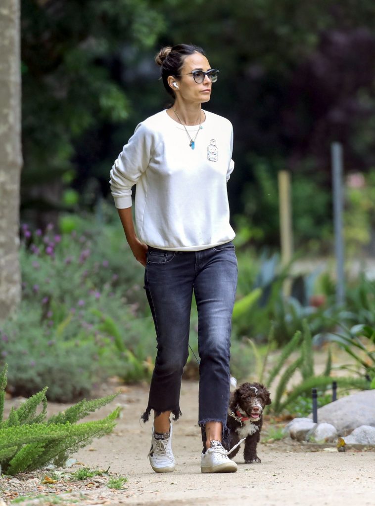 Braless Actress Jordana Brewster Showing Her Pokies While Looking Tired gallery, pic 24
