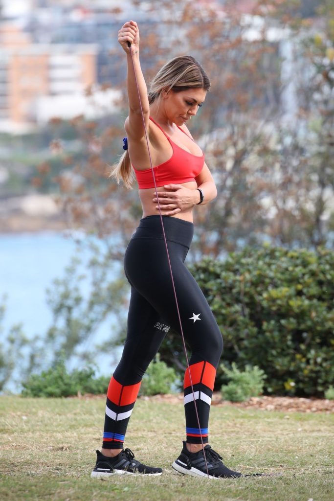 Fitness Freak Kiki Morris Shows Her Tight Body While Working Out gallery, pic 24