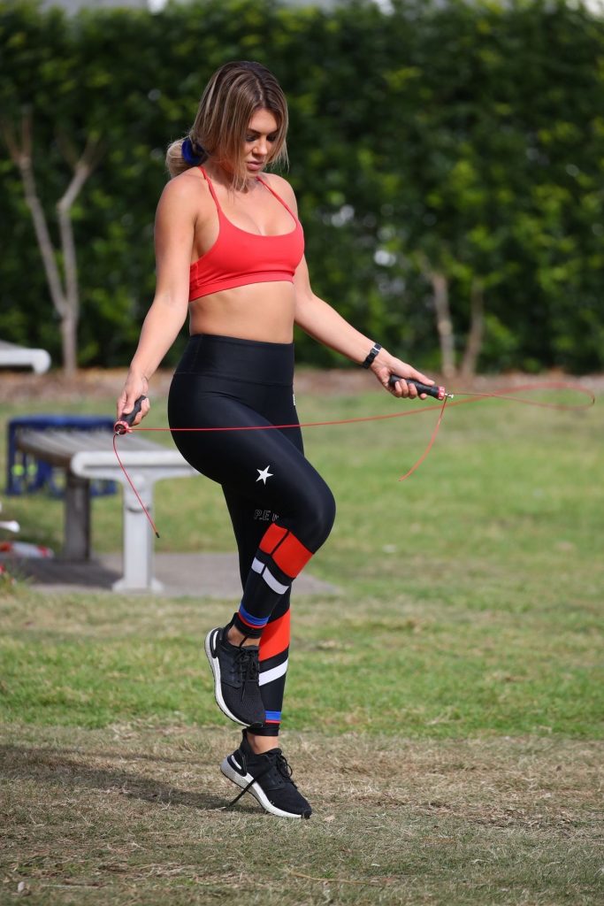 Fitness Freak Kiki Morris Shows Her Tight Body While Working Out gallery, pic 72