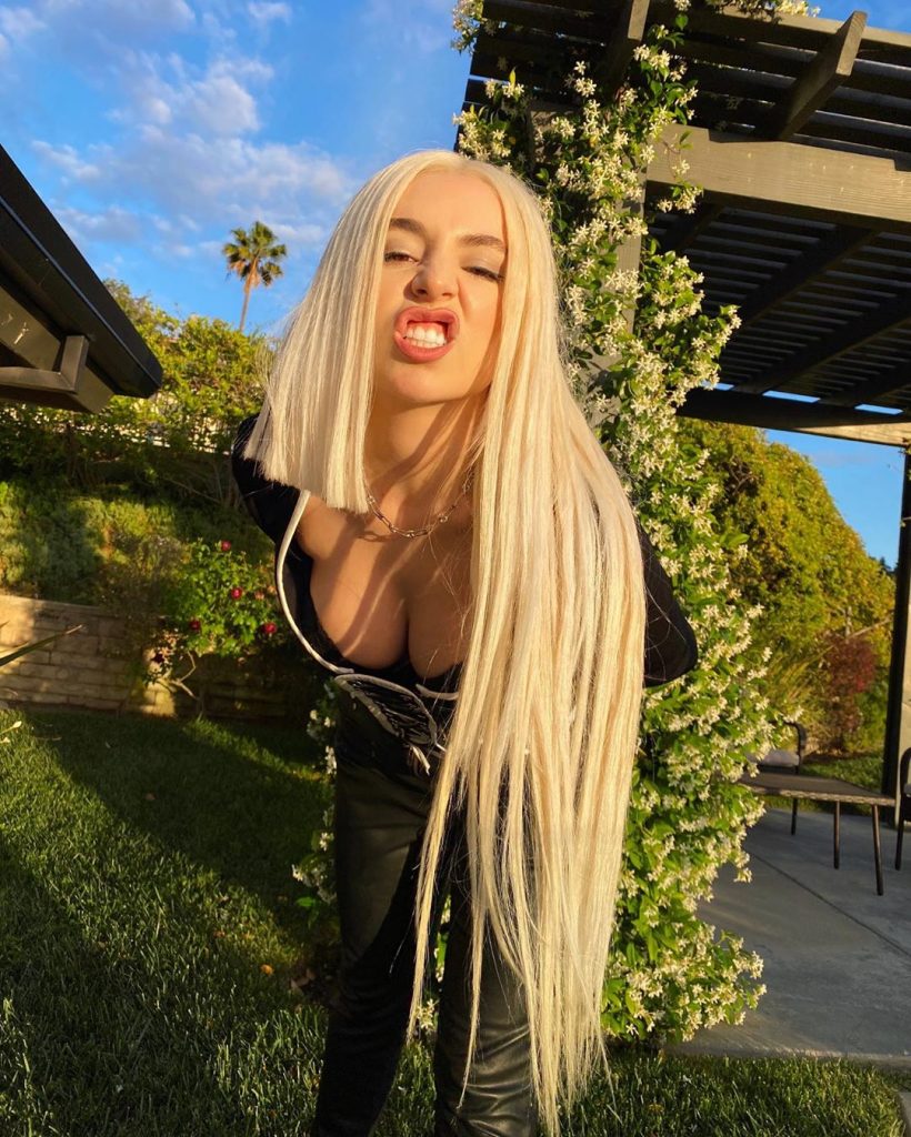 Edgy Blonde Ava Max Shows Her Tight Body for the Camera gallery, pic 44