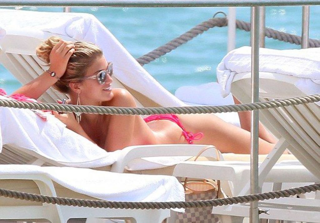 Topless Sunbather Amy Willerton Shows Her Naked Breasts on a Yacht gallery, pic 22