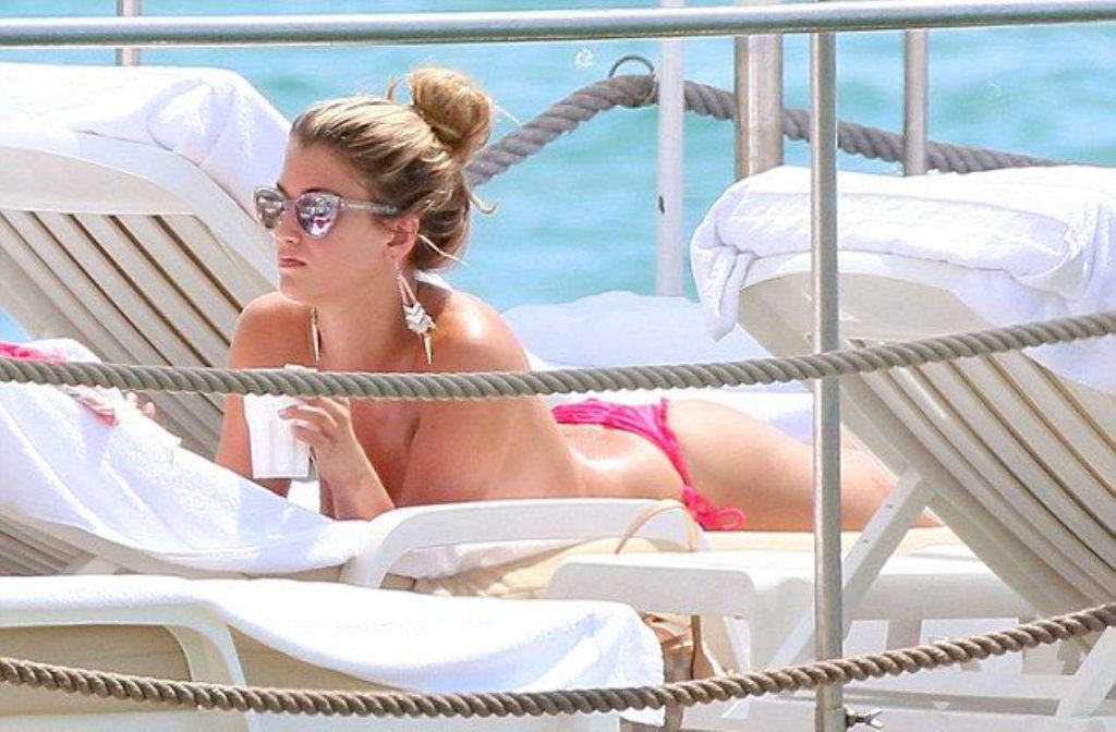 Topless Sunbather Amy Willerton Shows Her Naked Breasts on a Yacht gallery, pic 8
