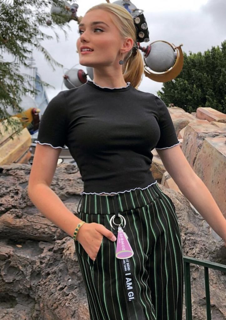 Random Sexy Pictures of Meg Donnelly – 14 Photos in High Quality gallery, pic 24