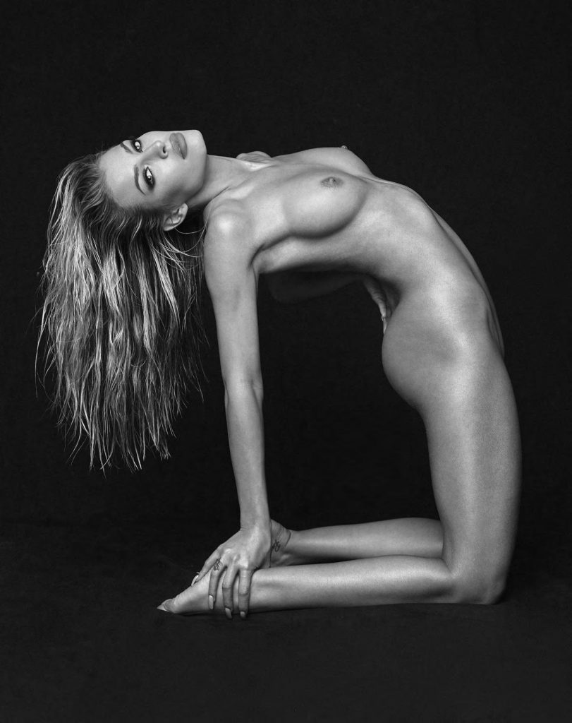 Spanish Seductress Jessica Goicoechea Showing Her Nude Body gallery, pic 12