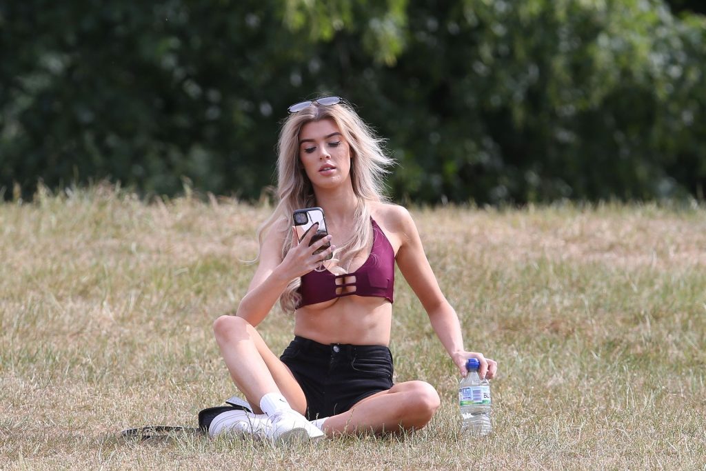 Nicole O’Brien Underboob Photos Available for Free and in HQ gallery, pic 32