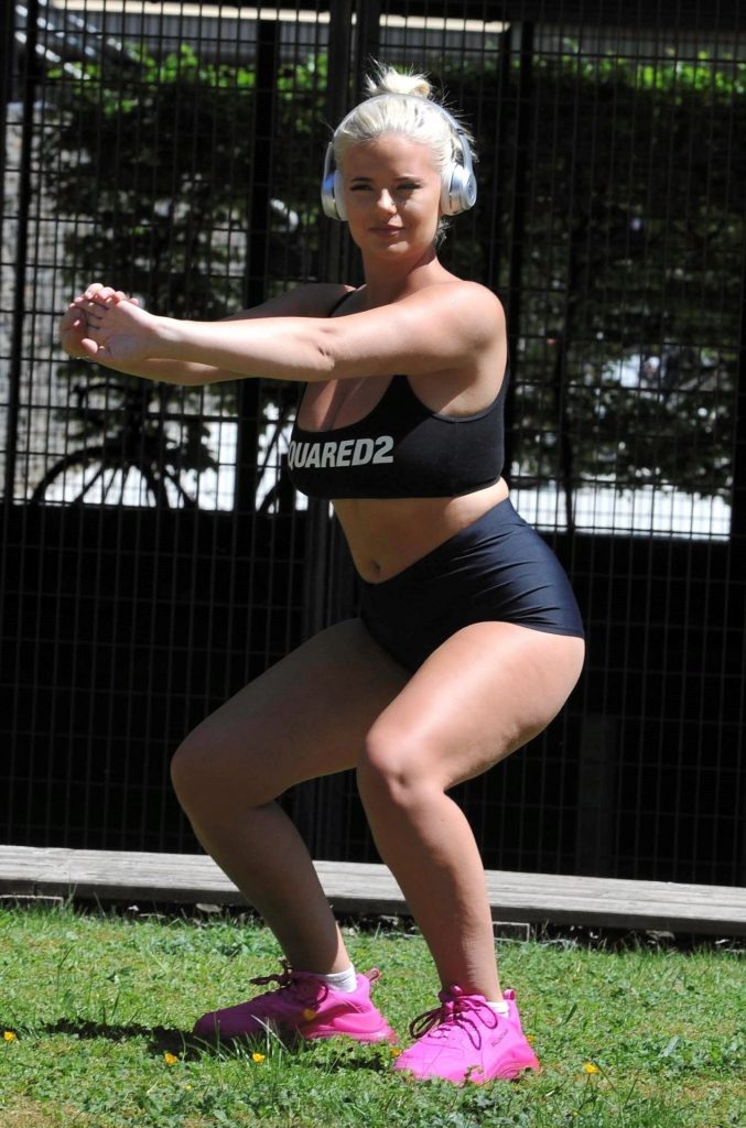 British Blonde Apollonia Llewellyn Working Out with Her Tits Out gallery, pic 12