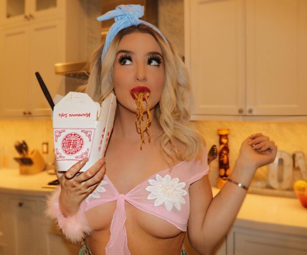 Random Sexy Pictures of Tana Mongeau Collected in One Place gallery, pic 32