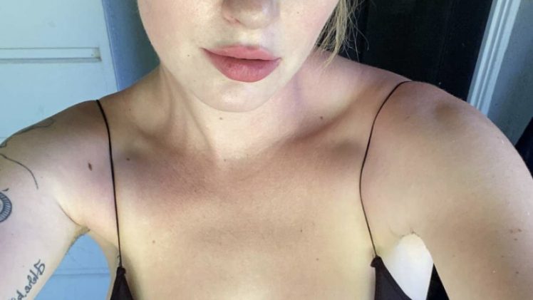 Busty Blonde Ireland Baldwin Shows Her Rack on Social Media