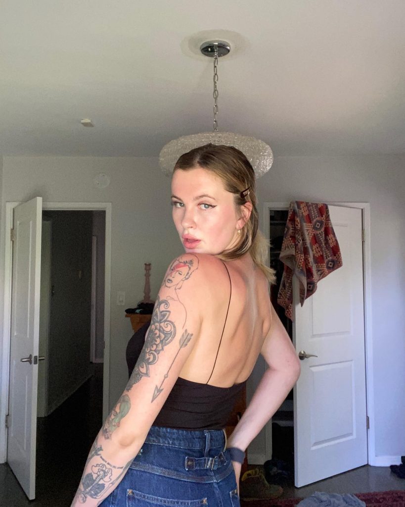 Busty Blonde Ireland Baldwin Shows Her Rack on Social Media gallery, pic 10