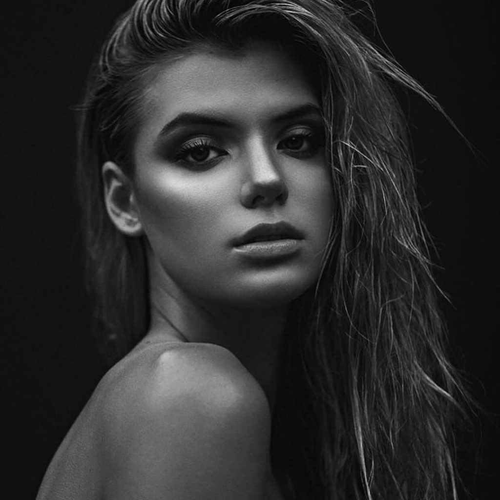 Random Collection of Sexy Alissa Violet Pictures in High Quality gallery, pic 26