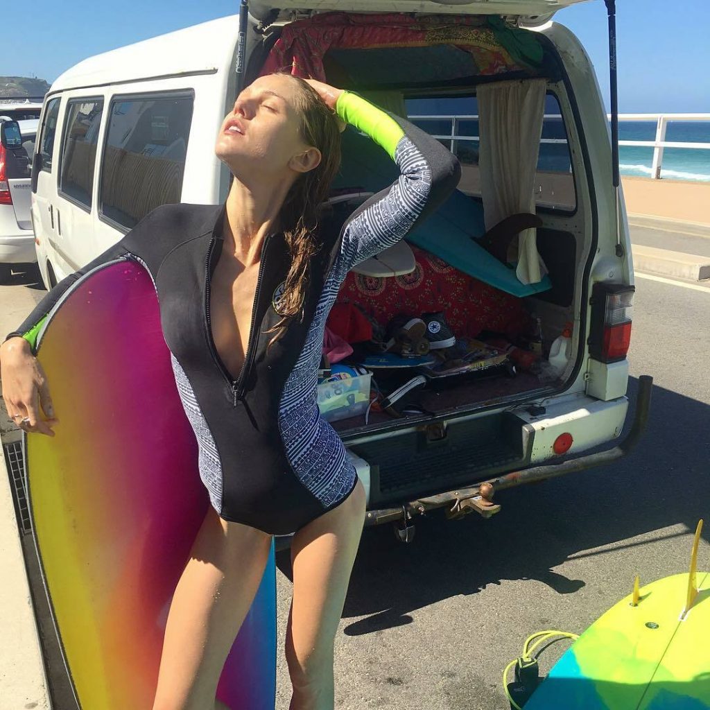 Aussie Hottie Isabelle Cornish Displaying Her Perfect Body gallery, pic 32