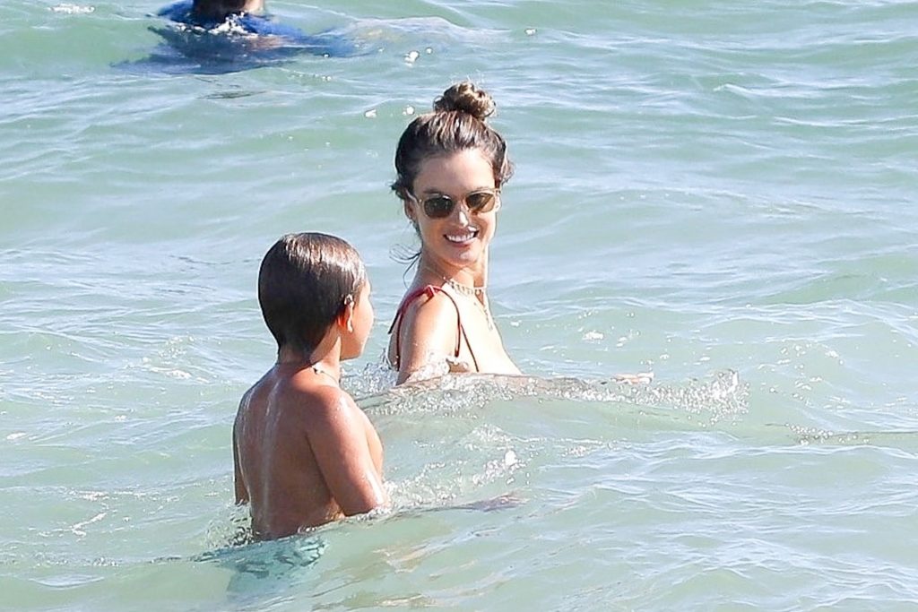 Bikini-Clad Alessandra Ambrosio Looks Perfect Without Even Trying Hard gallery, pic 22