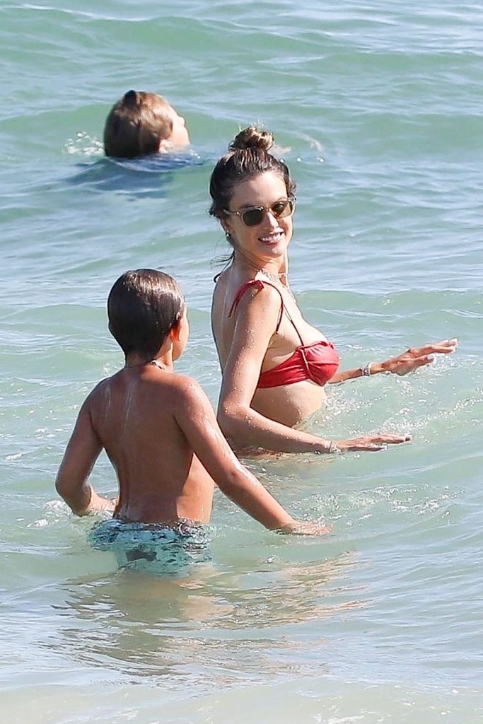 Bikini-Clad Alessandra Ambrosio Looks Perfect Without Even Trying Hard gallery, pic 24