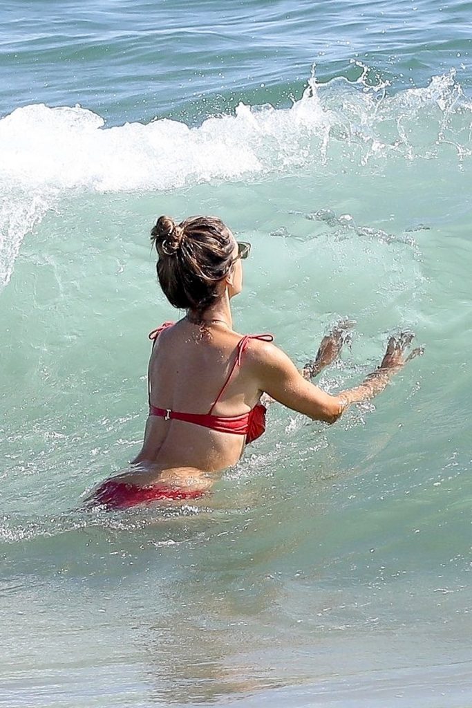 Bikini-Clad Alessandra Ambrosio Looks Perfect Without Even Trying Hard gallery, pic 28