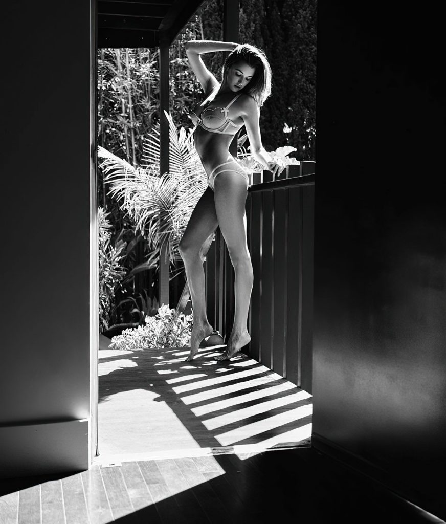 Long-Legged Goddess Alyssa Arce Exposing Her Big Boobs Too gallery, pic 10