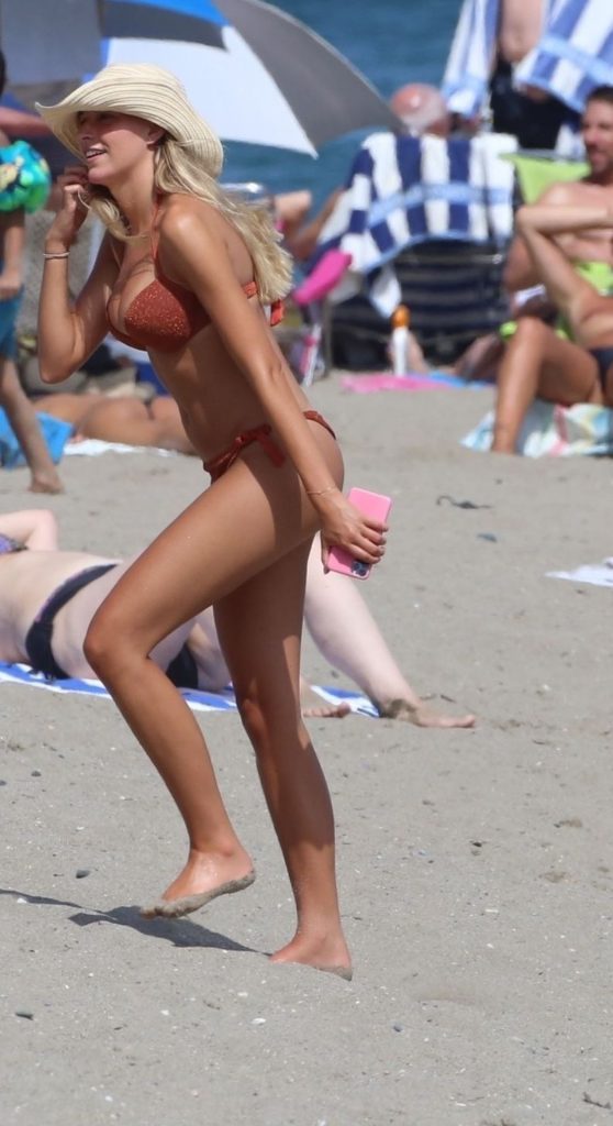 Slim Hottie Zara McDermott Shows Her Enviable Body in a Bikini gallery, pic 168