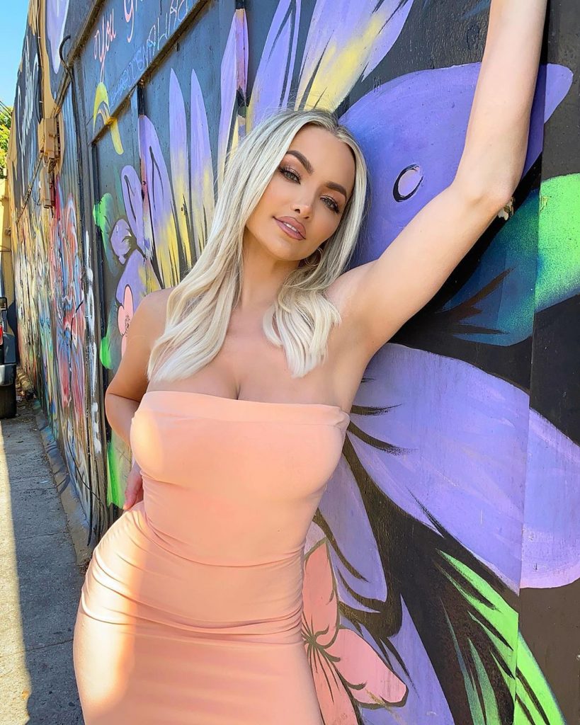 Buxom Blonde Lindsey Pelas Shows Her Tits on a Constant Basis gallery, pic 30