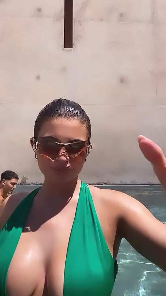 Social Media Superstar Kylie Jenner Flaunts Her Titties in the Pool video screenshot 34