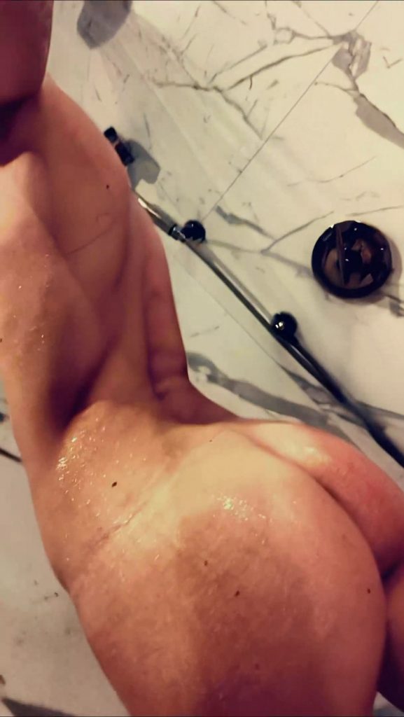 Crazed Hoe Bella Thorne Showing Her Wet Booty While Showering video screenshot 18