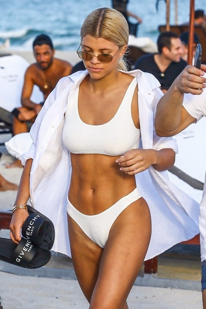 Take a Look at Bikini-Clad Sofia Richie and Her Glorious Cameltoe gallery, pic 16