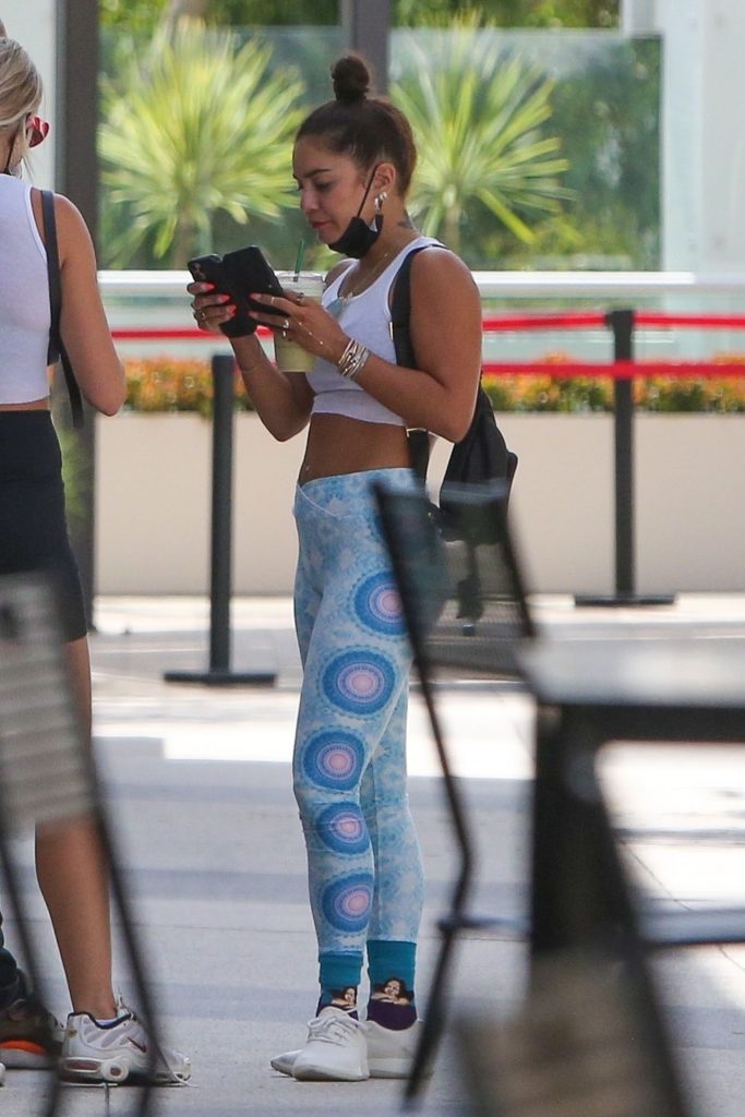 Sexy Brunette Vanessa Hudgens Looks Amazing in Skintight Sportswear gallery, pic 24