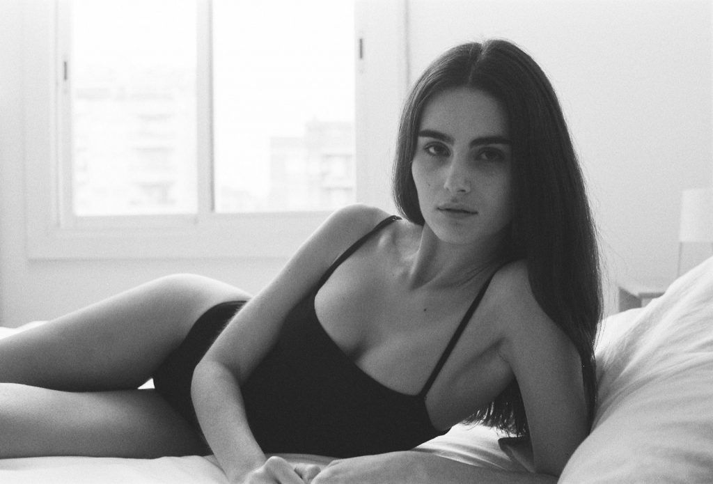 Spanish Seductress Júlia Moreno Montes Strips Naked to Pose in B&W gallery, pic 20