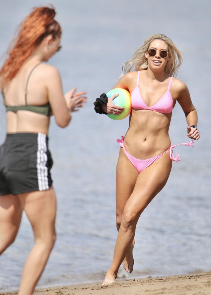 Bikini-Wearing Blonde Charley Bond Playing Beach Volleyball gallery, pic 28