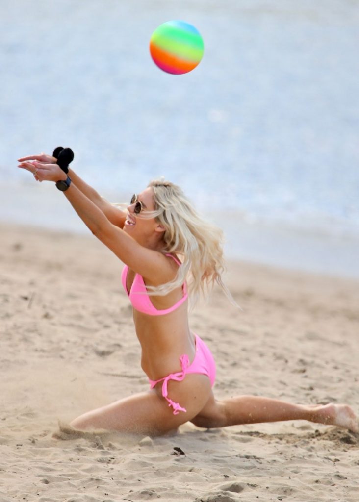 Bikini-Wearing Blonde Charley Bond Playing Beach Volleyball gallery, pic 10