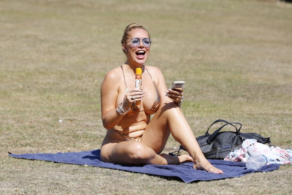 Blond-Haired Attention Whore Aisleyne Horgan-Wallace Strips to Her Bikini gallery, pic 62