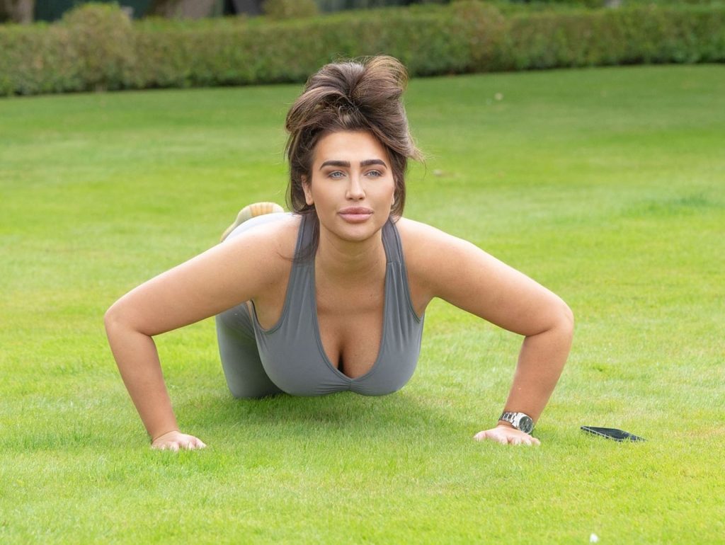 Butterface Celebrity Lauren Goodger Working Out and Showing Cleavage gallery, pic 28