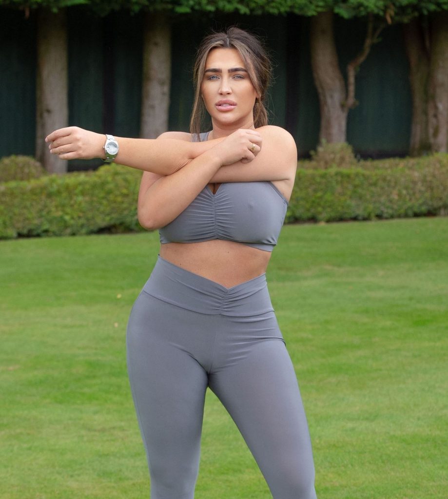 Butterface Celebrity Lauren Goodger Working Out and Showing Cleavage gallery, pic 8