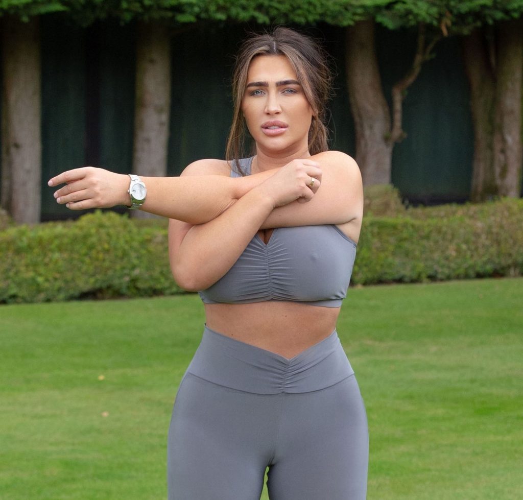 Butterface Celebrity Lauren Goodger Working Out and Showing Cleavage gallery, pic 14