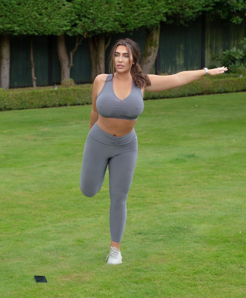 Butterface Celebrity Lauren Goodger Working Out and Showing Cleavage gallery, pic 18