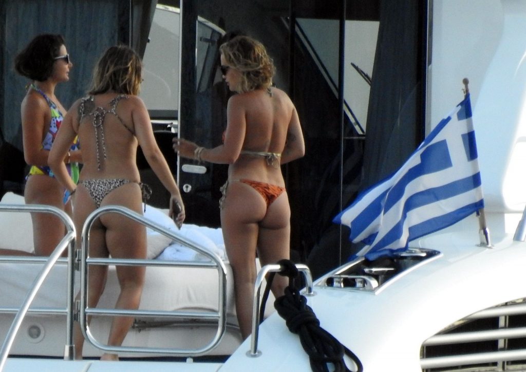 Sexy Singer Rita Ora Looking Amazing on a Yacht gallery, pic 74