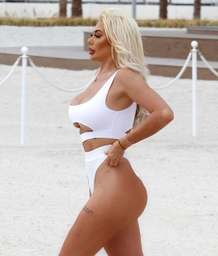 Ten Amazing Photos Focusing on Chloe Ferry’s Meaty Derriere gallery, pic 4