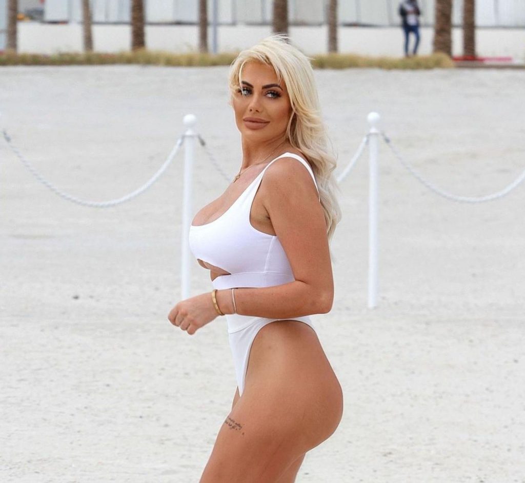 Ten Amazing Photos Focusing on Chloe Ferry’s Meaty Derriere gallery, pic 12