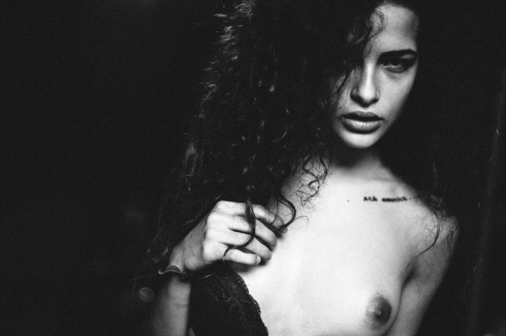 Artsy Topless Gallery Focusing on Frizzy-Haired Brunette Chiara Scelsi, pic 12