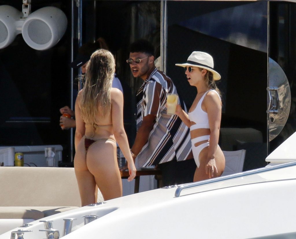 Lean Blonde Perrie Edwards Shows Her Legendary Ass in a Tiny Bikini gallery, pic 56