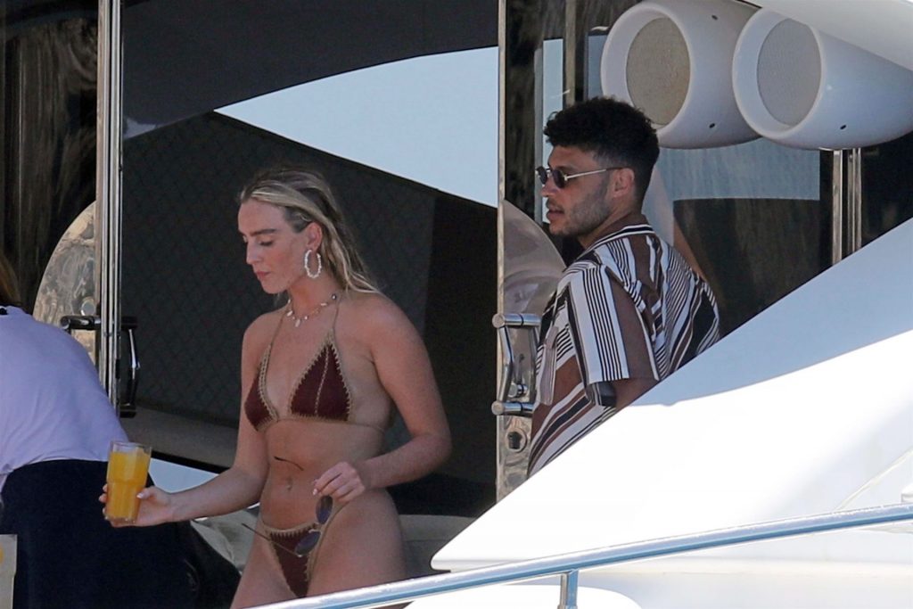 Lean Blonde Perrie Edwards Shows Her Legendary Ass in a Tiny Bikini gallery, pic 108