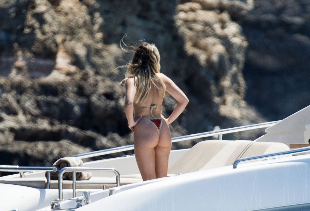 Lean Blonde Perrie Edwards Shows Her Legendary Ass in a Tiny Bikini gallery, pic 134