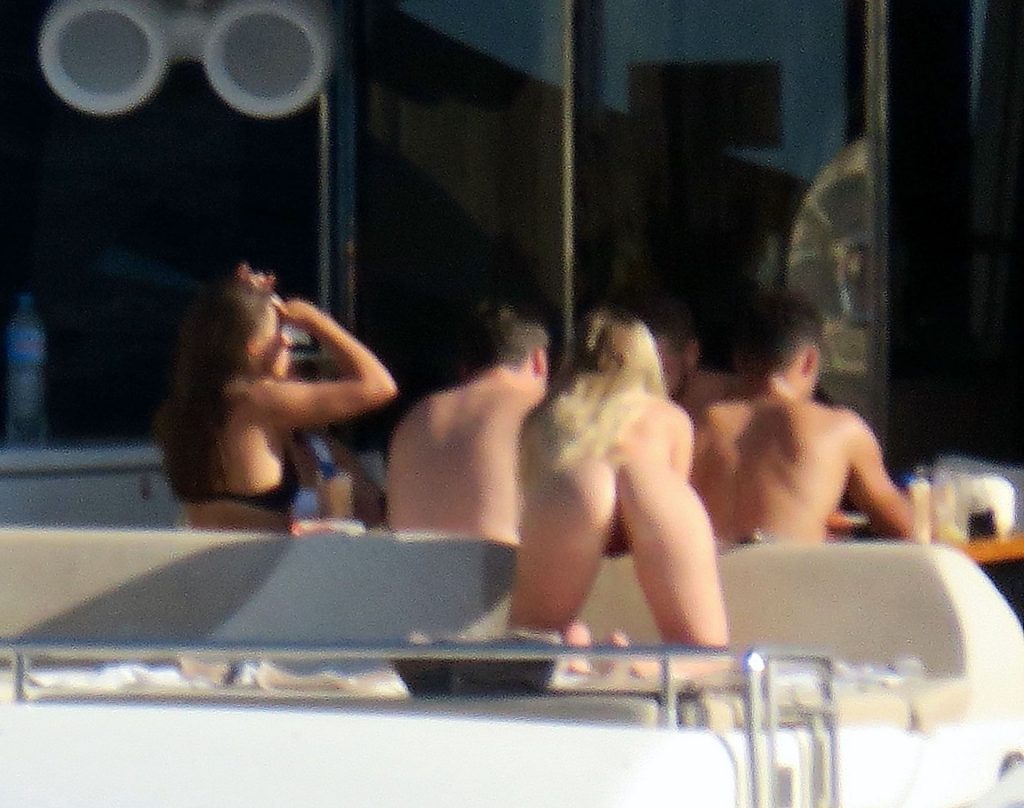 Lean Blonde Perrie Edwards Shows Her Legendary Ass in a Tiny Bikini gallery, pic 138