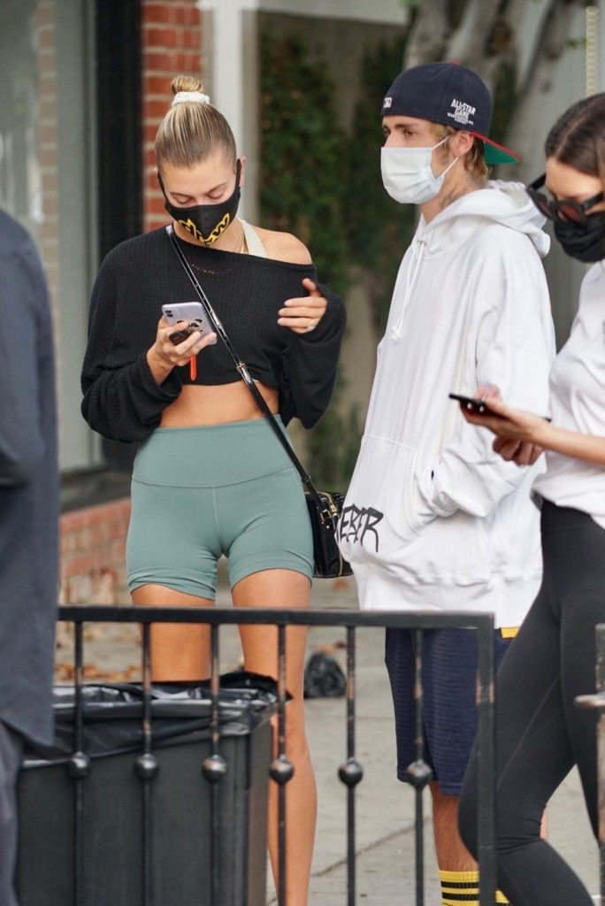It Girl Hailey Bieber Showing Her Perfect Abs and Teasing with Her Cameltoe gallery, pic 84