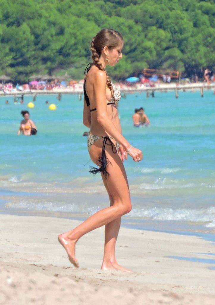 Thin European Babe Cathy Hummels Looks Fine in a Skimpy Bikini gallery, pic 20