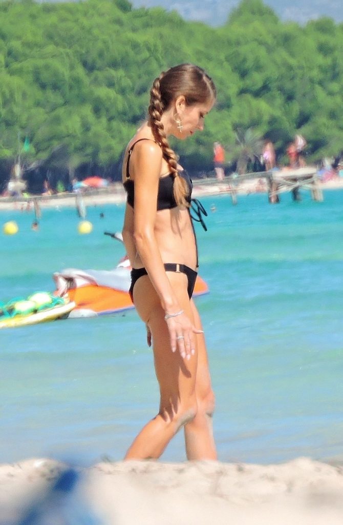 Thin European Babe Cathy Hummels Looks Fine in a Skimpy Bikini gallery, pic 26