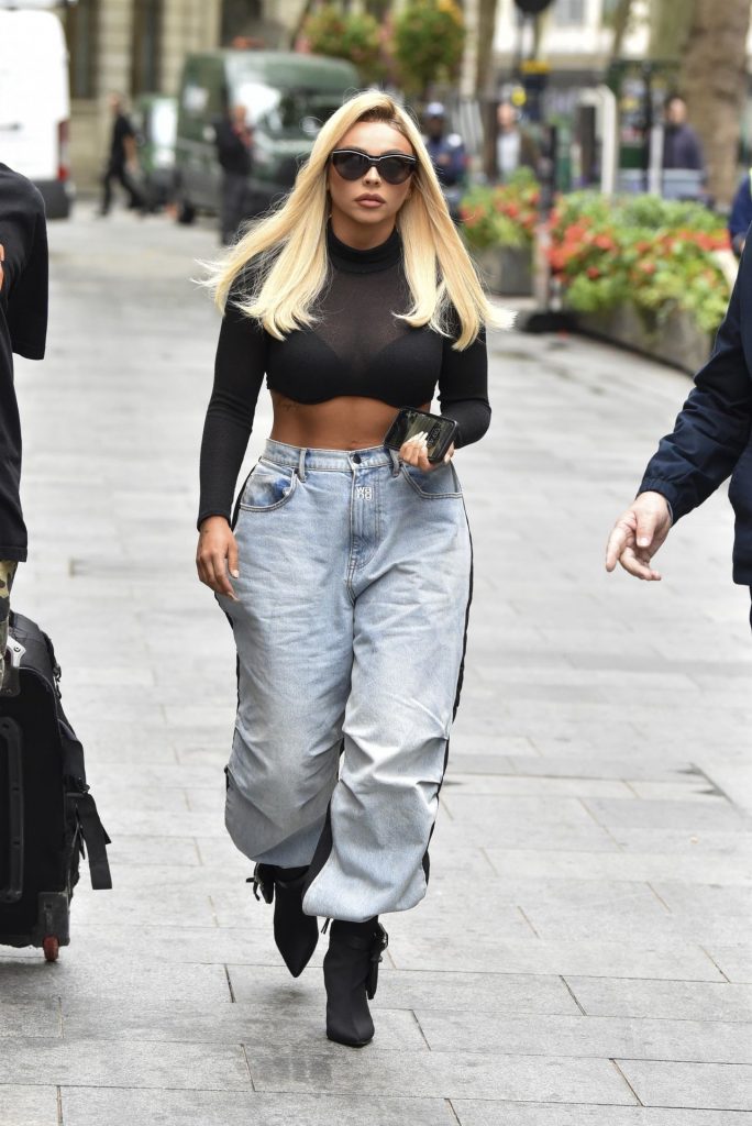Blonde Jesy Nelson Shows Her Midriff and Boobs in a Sexy Outfit gallery, pic 4