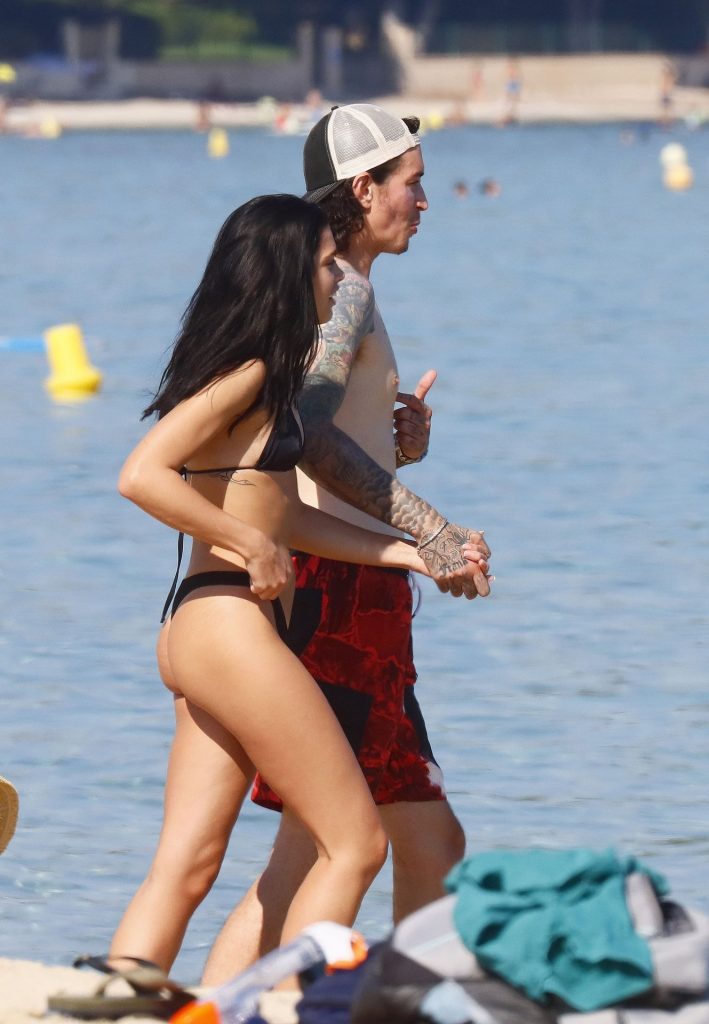 Julian Perretta’s Mystery Girlfriend Looks Great in a Skimpy Bikini gallery, pic 100