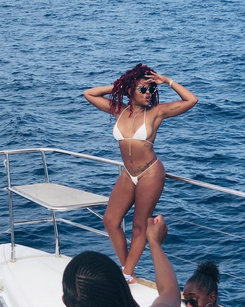 Fit Actress Taraji P. Henson Showing Off Her Bikini Body and More gallery, pic 8
