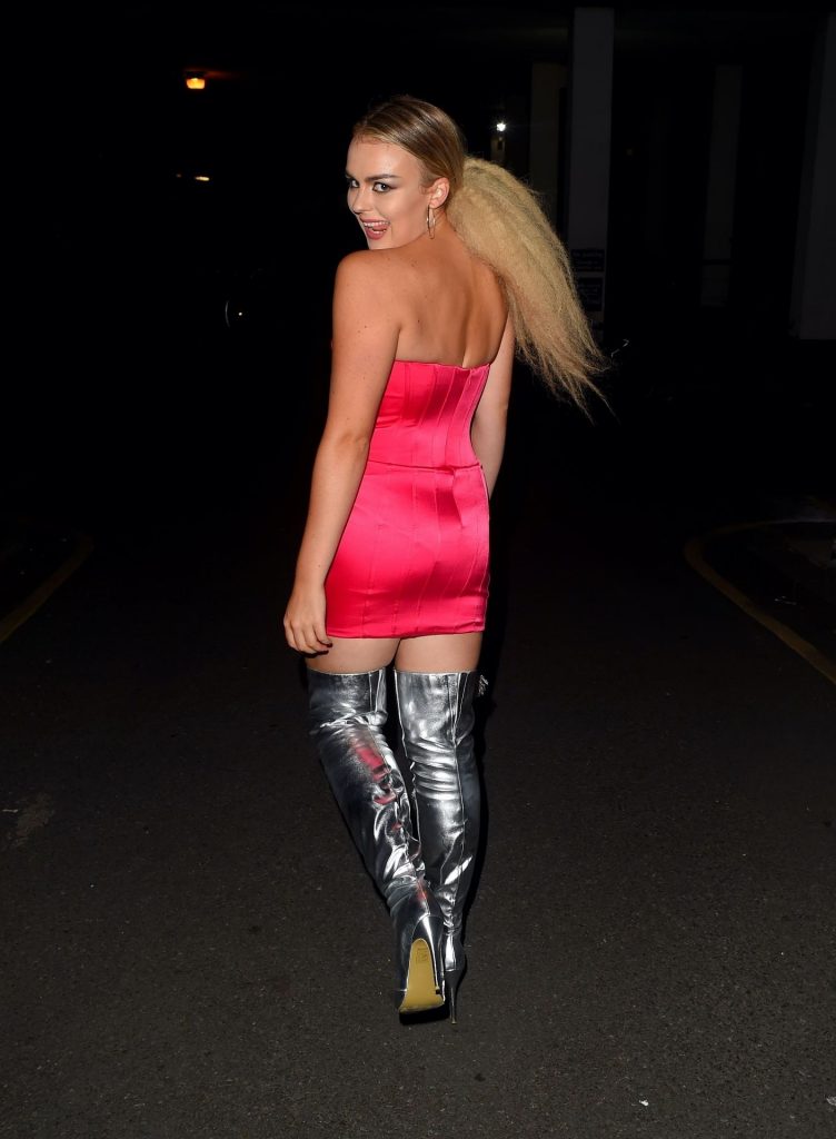 Attention-Hungry Tallia Storm Dons a Very Slutty Outfit gallery, pic 18